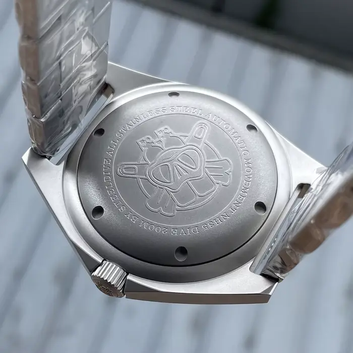 Montre STEELDIVE SD1944 en acier inoxydable avec lunette en céramique pour plongeurs, résistante à l'eau jusqu'à 20 bars, idéale pour les amateurs de sports nautiques et les explorateurs de l'océan