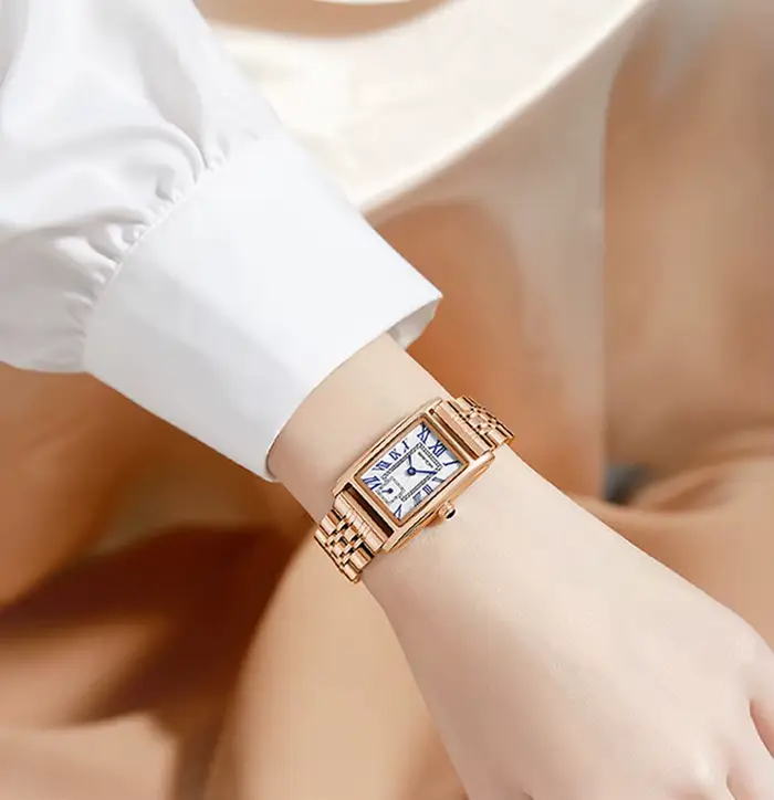 Montre Quartz Femmes 2023 Style Mode et Décontracté Rectangle Résistance à L'Eau Occasions Professionnelles et Festives