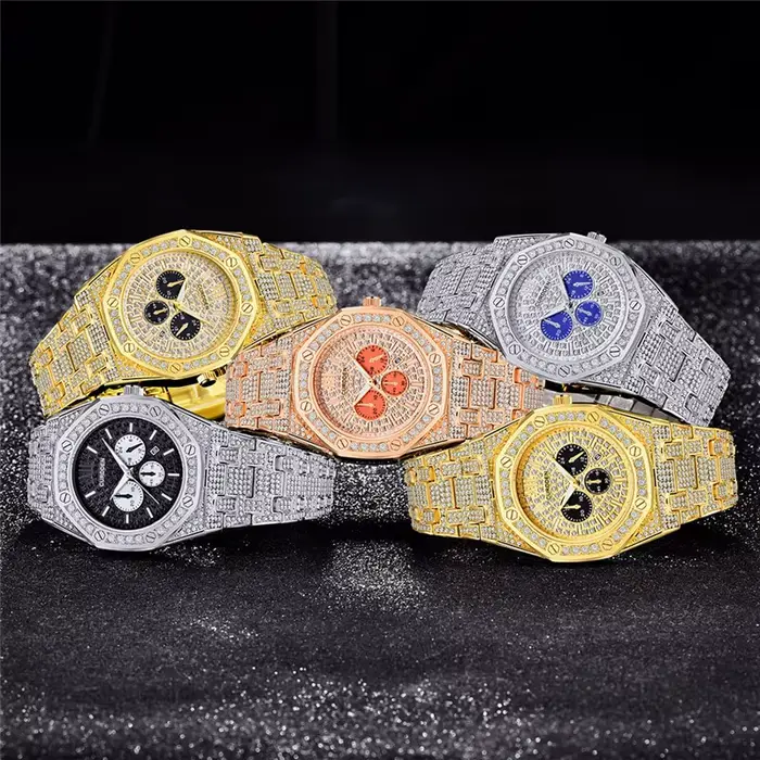 Montre CURDDEN dorée à quartz avec calendrier complet pour homme style hip-hop audacieux et élégance moderne