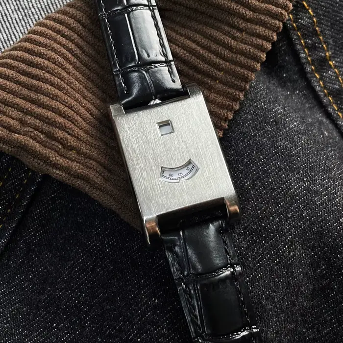 Montre CILOA carrée authentique pour homme
