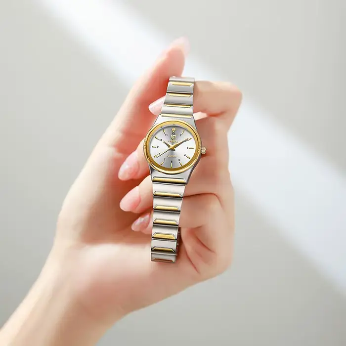 Montre-bracelet de luxe en acier inoxydable pour hommes et femmes