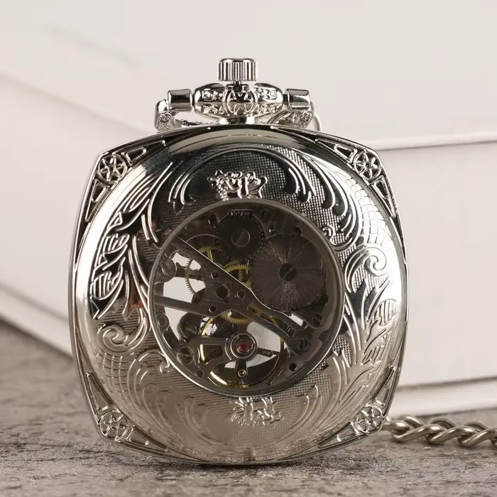 Montre de poche mécanique à remontage manuel