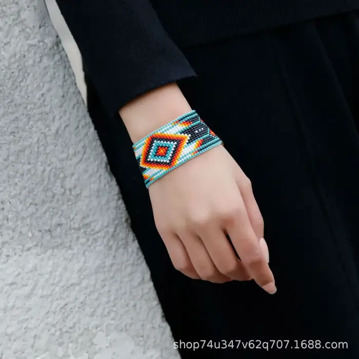 Bracelet perlé tricoté à la main unisexe