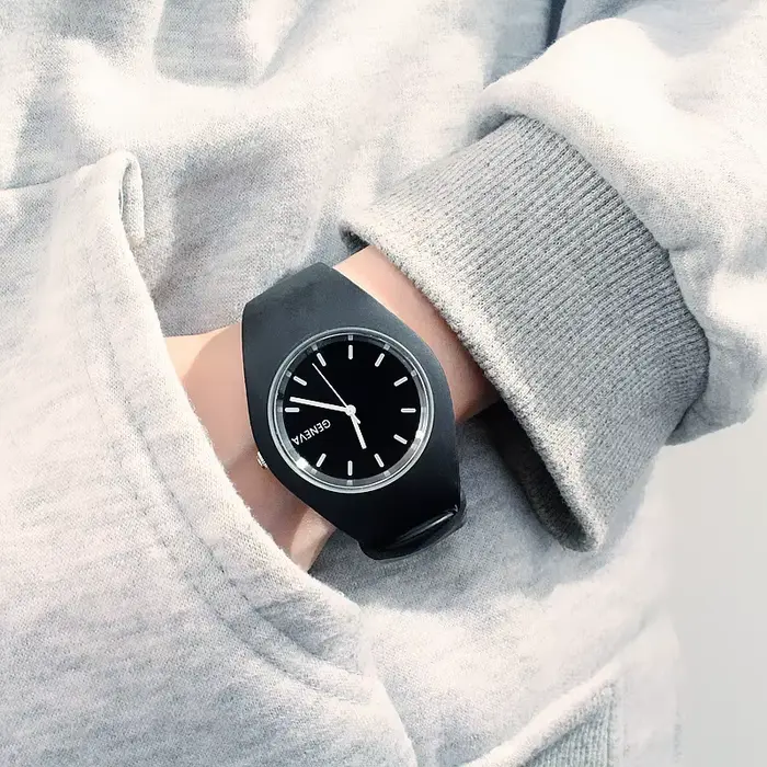 Montre pour femme Simple mode femmes marque de luxe étanche montres à Quartz Ultra-mince conception dames