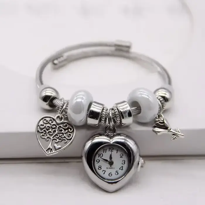 Montre-Bracelet pour femmes, amour, élégance décontractée, avec embellissements élégants, montre à Q