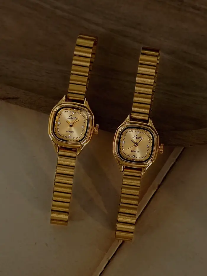 1 Nouvelle montre pour femme à petit cadran carré doré exquis vintage de style français, à la mode, simple, élégante, luxueuse, compacte, étanche, bracelet en acier inoxydable, montre à quartz classiq