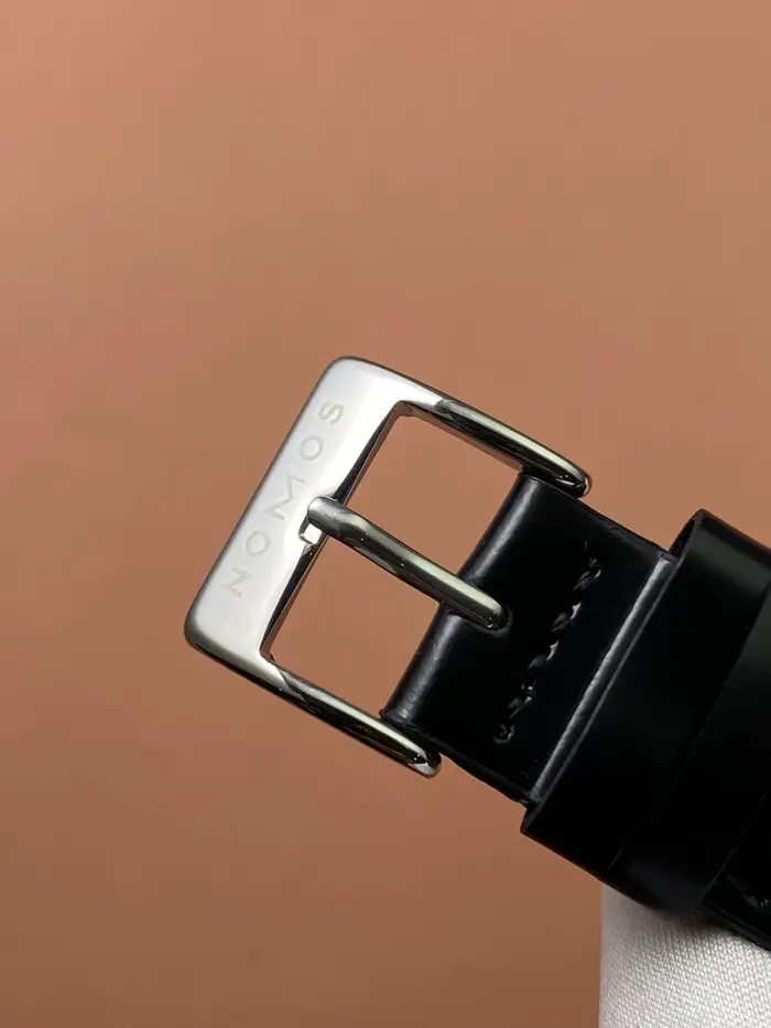Montre mécanique automatique ultra-fine de style Bauhaus minimaliste avec petit cadran des secondes indépendant