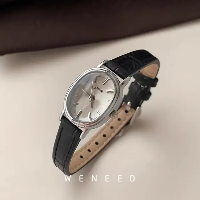 Montre femme rétro niche lumière luxe 2025 nouveau sens senior du cuir petit cadran dames quartz femmes montres reloj mujer