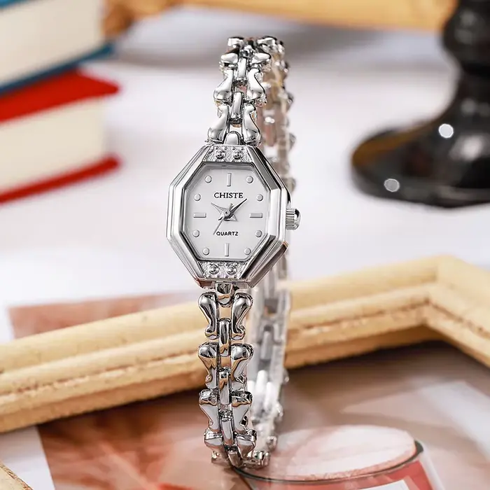 Montre-bracelet rétro pour femmes style mode et casual avec cadran polygonal et mouvement quartz pour occasions spéciales