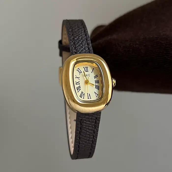 Nouvelle montre à bracelet en cuir pour femme 2026 – Nouveau modèle