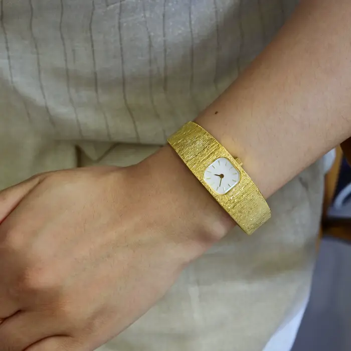 Montre élégante tout-en-un pour femmes bracelet en or acier inoxydable rétro cadran carré quartz minimaliste de luxe occasions professionnelles soirées spéciales
