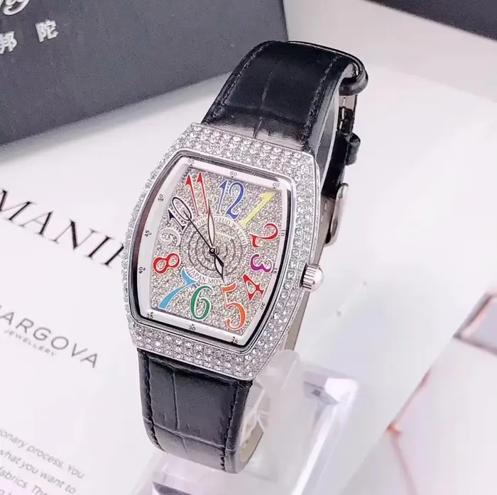 Mobangtuo femmes montre à Quartz Tonneau ovale diamant Orologio avec chiffres colorés cadran Reloj M