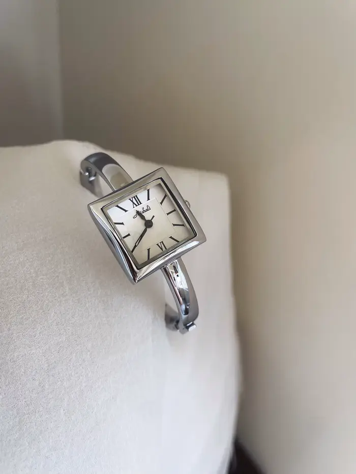 Montre carrée pour femme