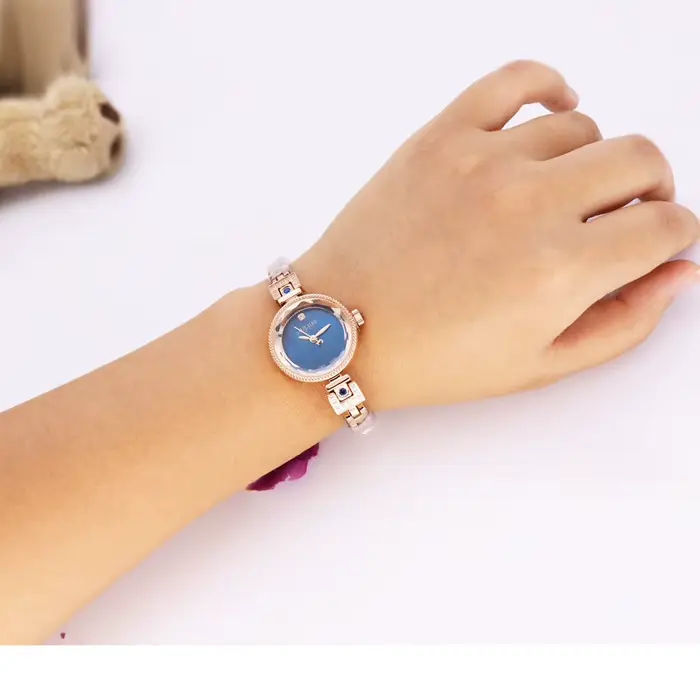 Montre à quartz Julius pour femme