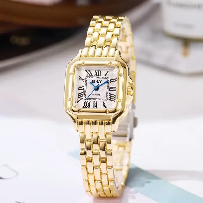Montres carrées de luxe pour femmes, montres-bracelets à quartz pour dames, bracelet en alliage d'or