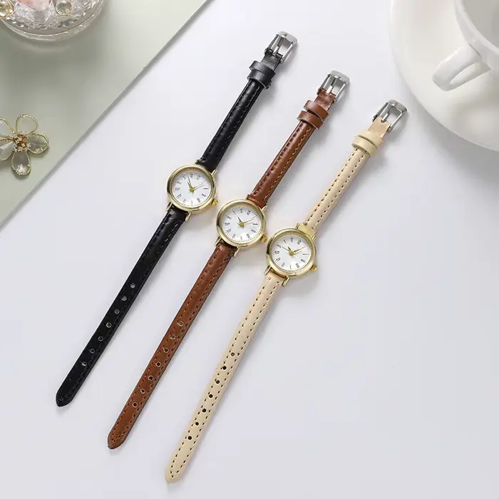 Montres simples pour femmes