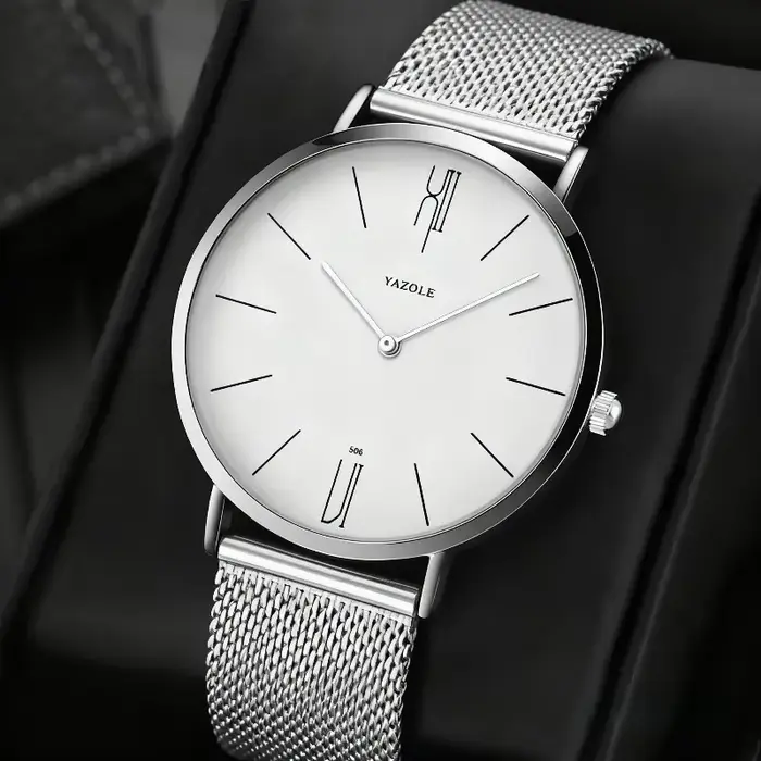 Mode Simple hommes montre haut de gamme de luxe Design classique montres à Quartz pour homme Ultra mince affaires mâle
