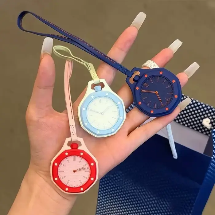 Montre de poche tendance 2026 style octogonal pop mouvement quartz couleur bonbon personnalité de niche amovible occasions spéciales femmes hommes