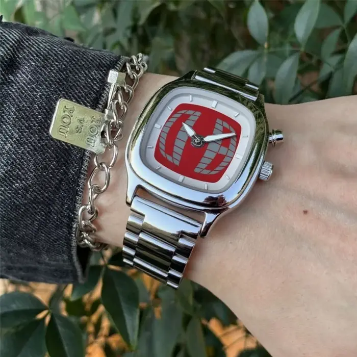 Montre à Quartz rouge couleur carré Y2K pointeur numéro double affichage en acier personnaliser mont