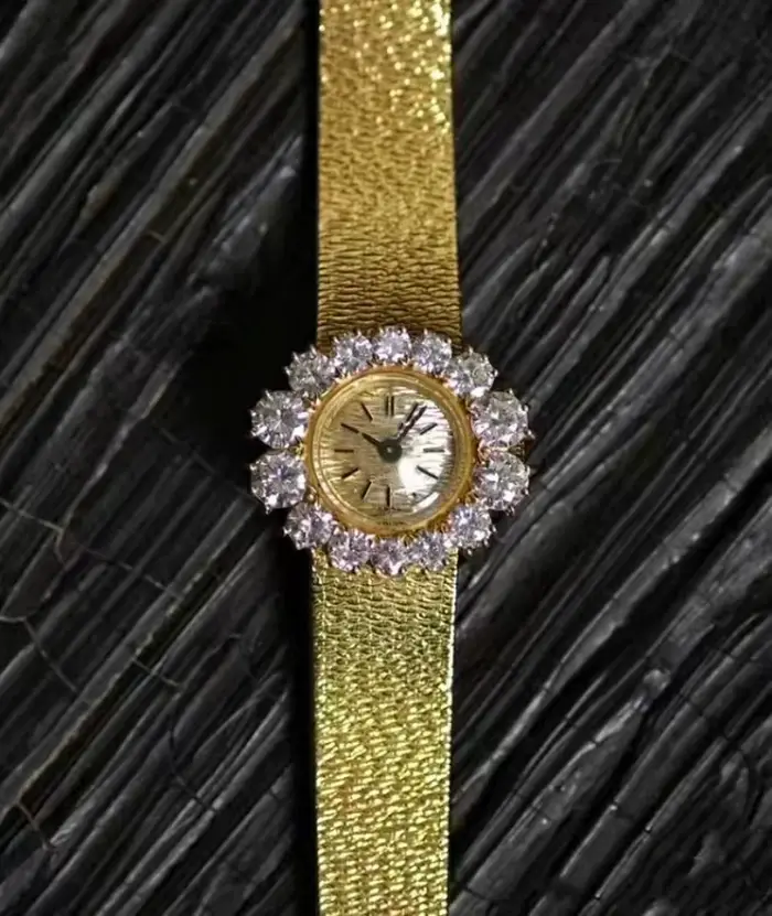 Montre de Luxe Femme 2026 Nouvelle Collection – Cadran Exquis avec Strass – Montre-Bracelet à Quartz Haut de Gamme