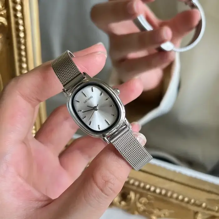 Top vente cadran ovale Montre à Quartz femmes mode dames maille ceinture bracelet Montre-bracelet étudiant Relojes Para