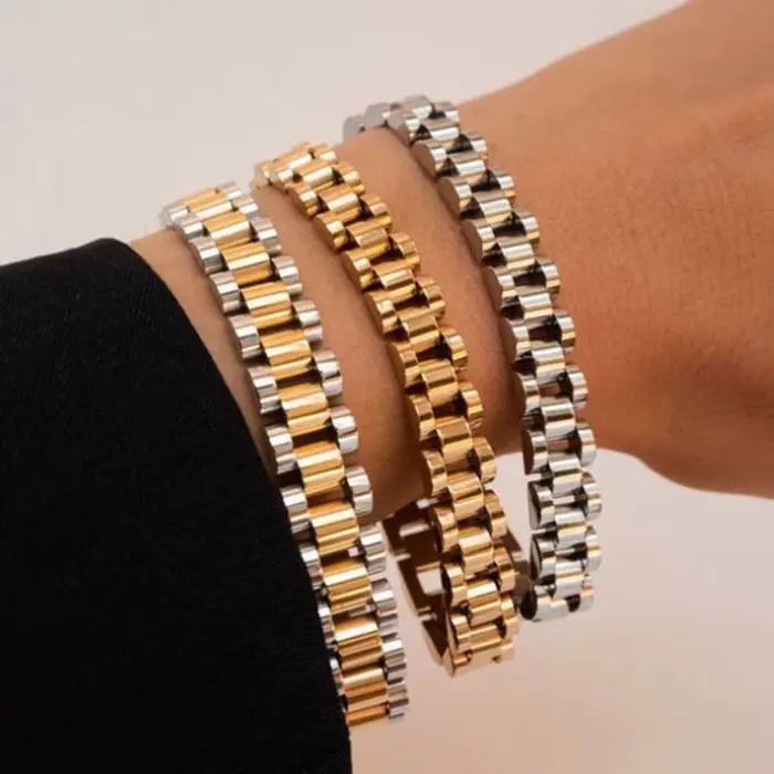 Bracelet-montre de luxe en acier inoxydable pour femmes styles modernes occasions spéciales doré plaqué argent