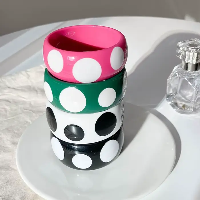 Bracelet en résine acrylique Fuchsia géométrique rond pour femmes occasions spéciales