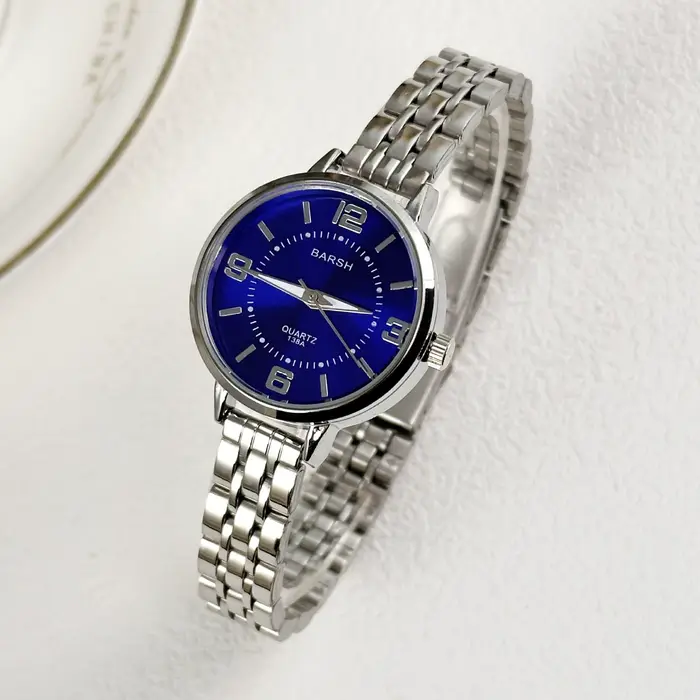 Montres pour femmes mode polyvalente