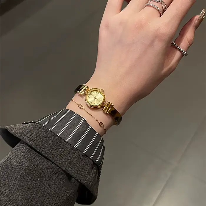 Montre féminine BS bee sister en résine imitation écorce de tortue dorée avec mouvement quartz pour occasions élégantes et quotidiennes