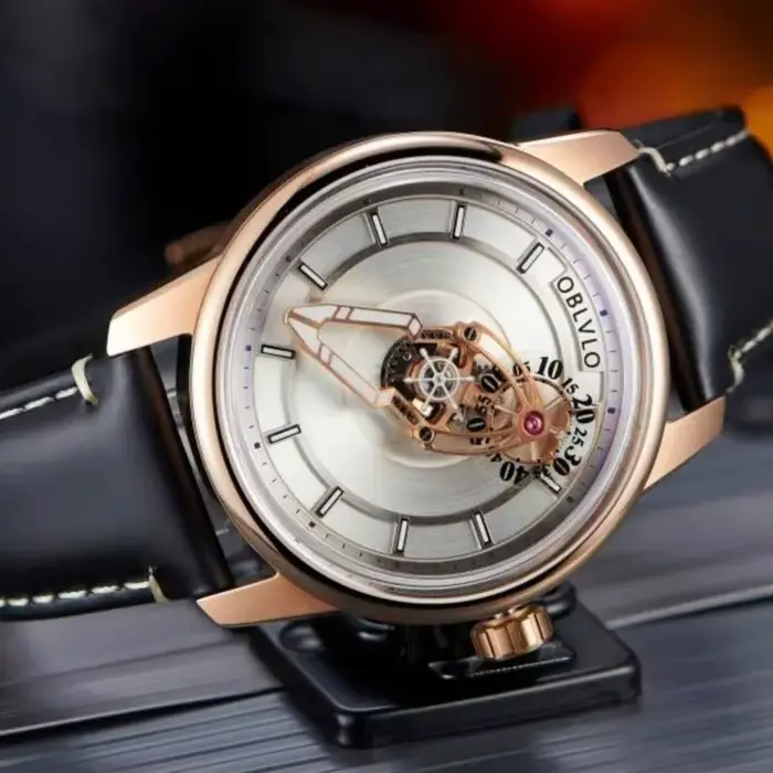 Montre automatique pour hommes OBLVLO avec mouvement manivelle mécanique et résistance à l'eau de 50m pour occasions formelles et informelles