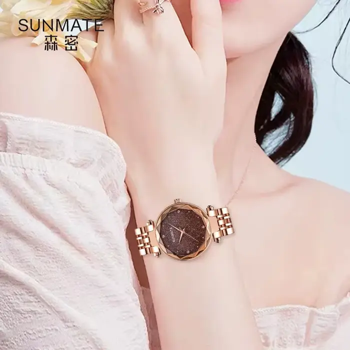 Montre habillée de luxe pour femme avec design All-Star