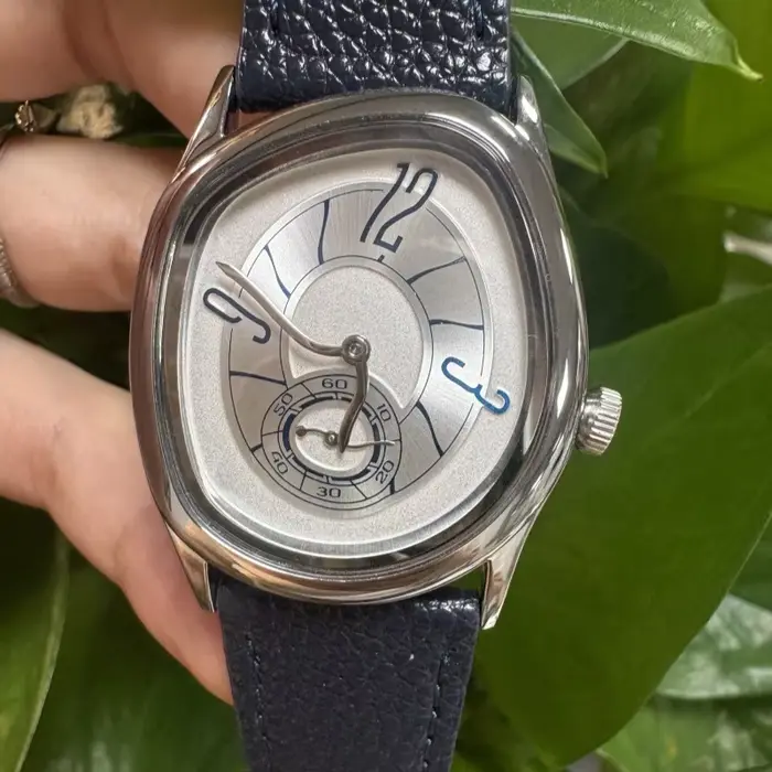 Série innovante de montres à quartz de forme spéciale avec mouvement chinois