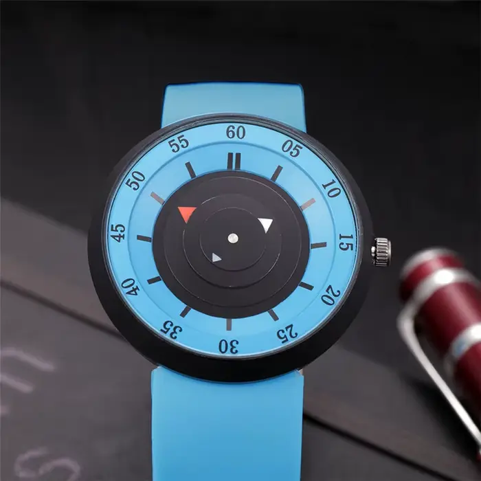 Montre à quartz avec bracelet en caoutchouc pour hommes