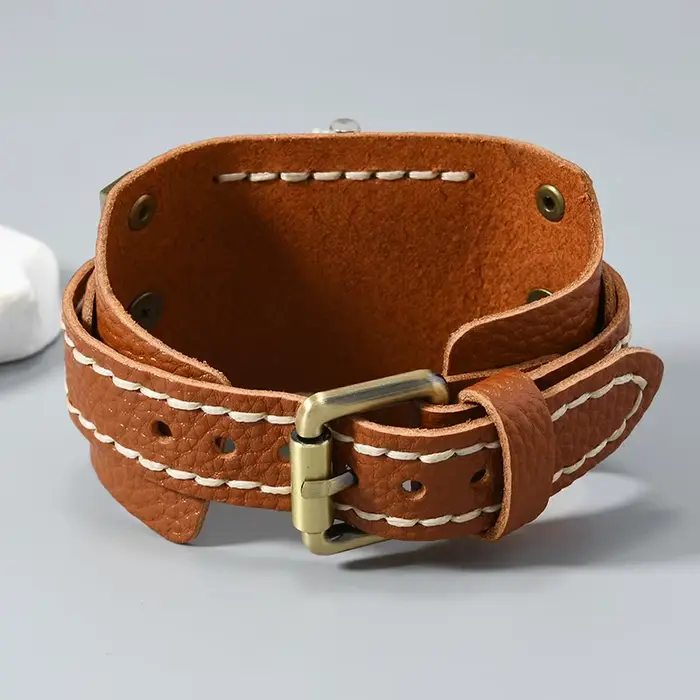 Montre à quartz vintage hip hop punk pour hommes - Rivet fait à la main avec bracelet en cuir véritable