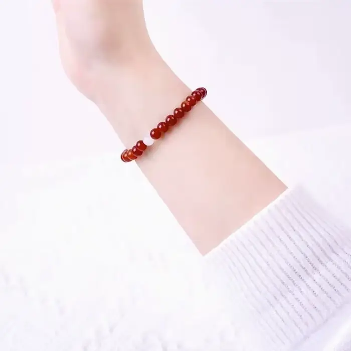 Bracelet en agate rouge, bracelet en agate blanche.