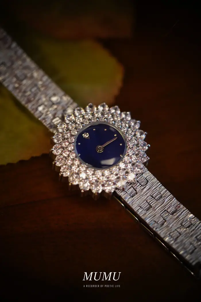 Montre plaquée or 18 carats pour femme