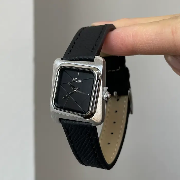 Montre bordeaux en cuir de qualité supérieure