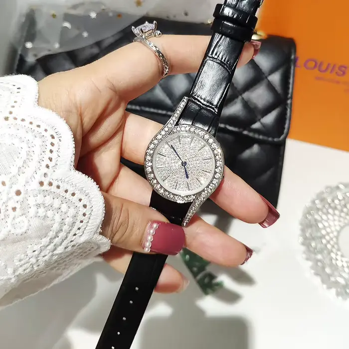 Montre Quartz Strass Cristal Élégante Femme Occasions Spéciales Casual Chic Blanc Brun Rouge