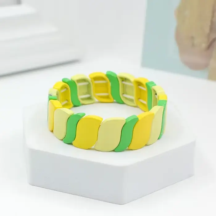 Bracelet en émail feuille géométrique superposé macaron color femme romantique occasions spéciales