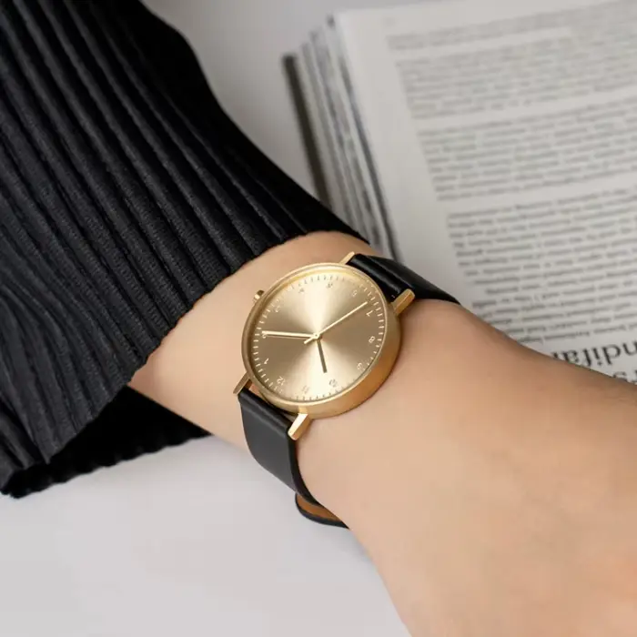 Montre à quartz avec mouvement