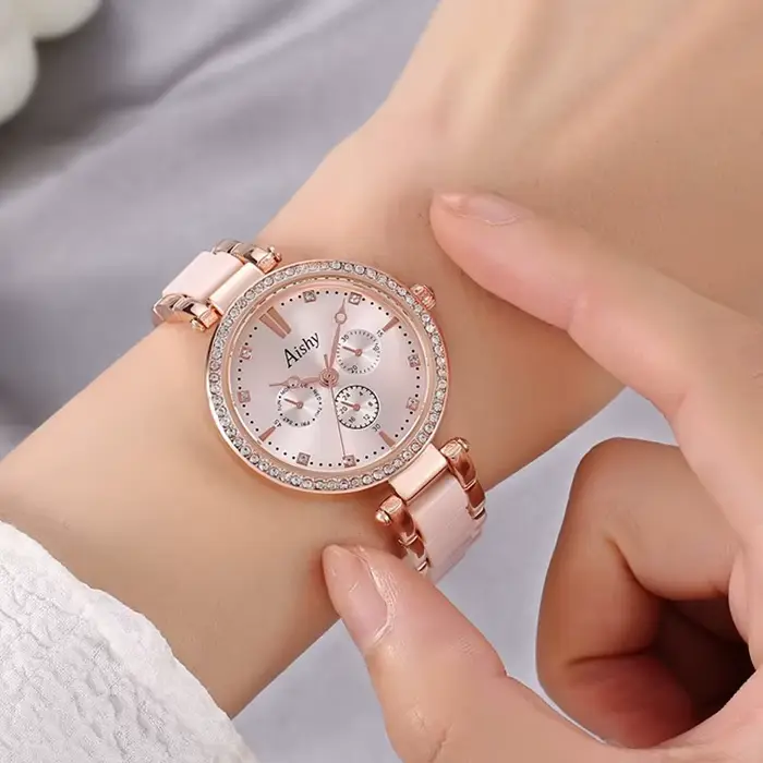 Montre-bracelet élégante et décontractée quartz pour femmes occasions spéciales bronze café multicolore rose gris