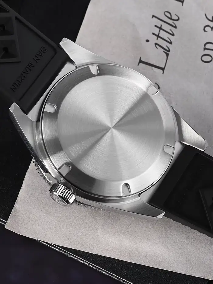 Montre de Plongée San Martin SN0007 avec Cadran Emaillé, Bracelet Acier Inoxydable et Étanche jusqu'à 200m Occasions Spéciales