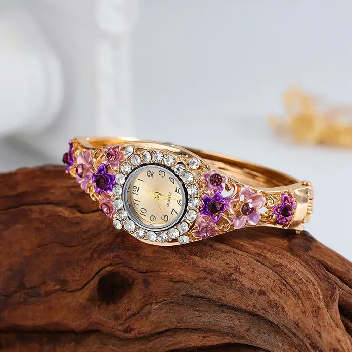 Montre-bracelet en acier inoxydable avec strass vintage pour femmes élégante et sophistiquée pour toutes les occasions