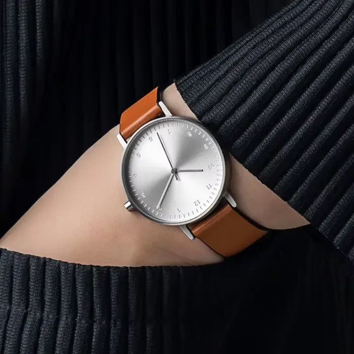 Montre à quartz avec mouvement