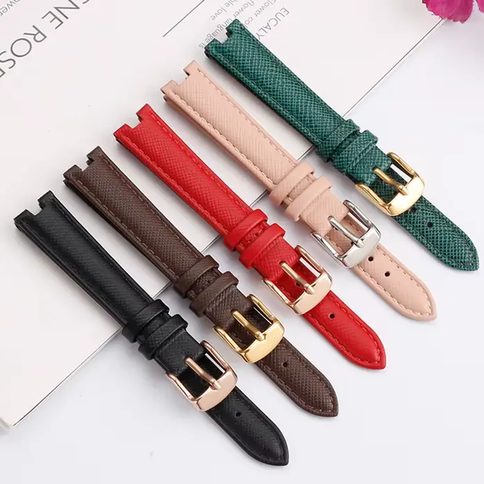 Bracelet de montre cranté en cuir pour femme multicolore ajustable et sophistiqué pour diverses occasions et cadeaux