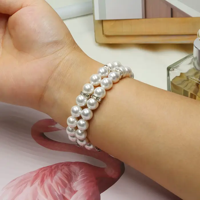 Bracelet en perles de coquille et acier inoxydable habillé pour femme, compatible avec Fitbit Versa 4 et Sense 2, pour occasions spéciales et événements élégants