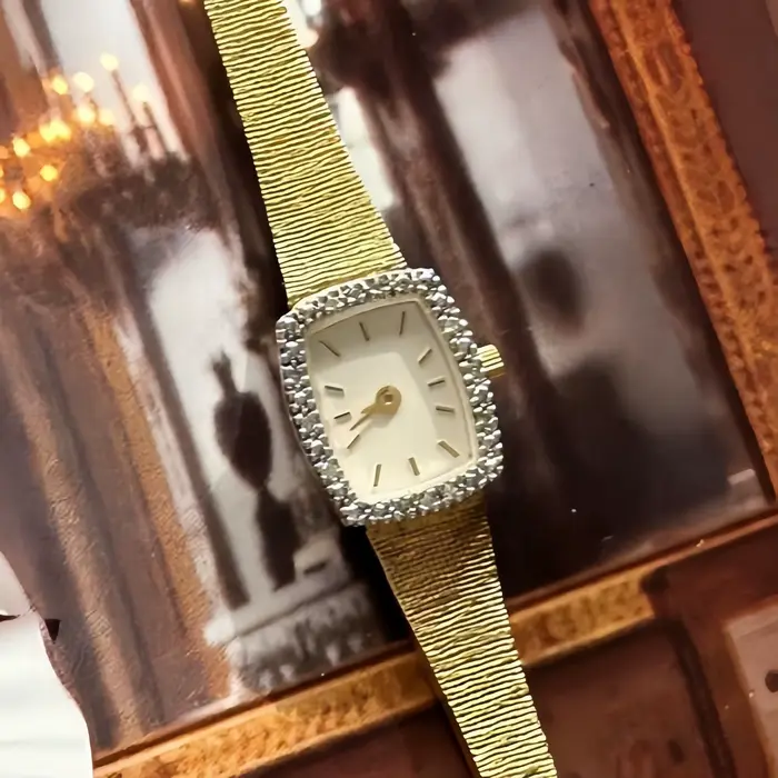 Montre pour femme, diamant médiéval