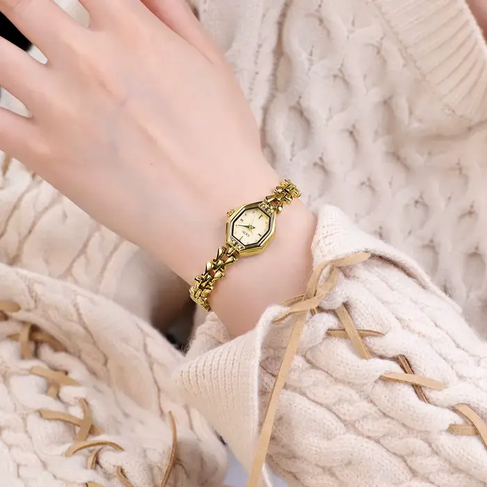 Montre rétro pour femme en alliage avec mouvement à quartz résistant à l'eau et options de couleurs café et multicolore
