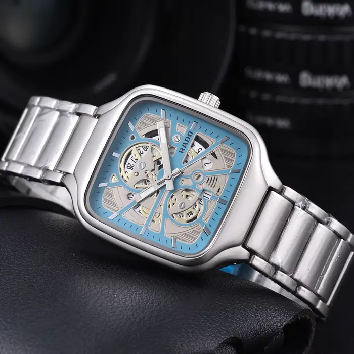 Montres élégantes et uniques de marque originale Rado pour hommes