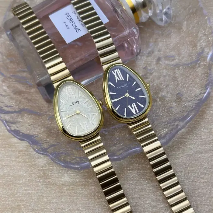 Nouvelles dames montres cadeau tête de serpent montre pour femmes de luxe mode bracelet en acier